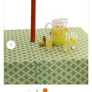 Outdoor 52in. x 94 in. Green Lattice Polyester with Zipper Tablecloth